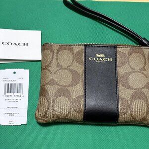 New Coach Signature Corner Zip Wristlet in Khaki and Black